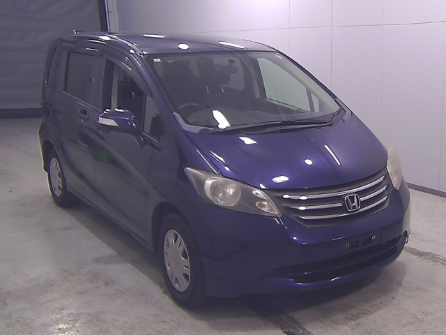 HONDA FREED — фото