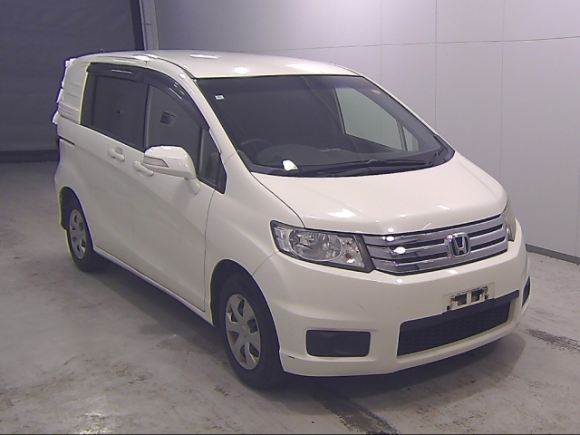 HONDA FREED — фото