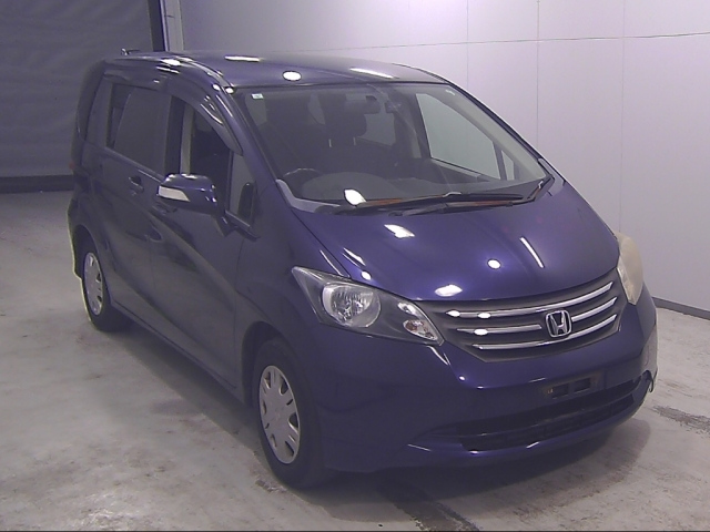 HONDA FREED — фото