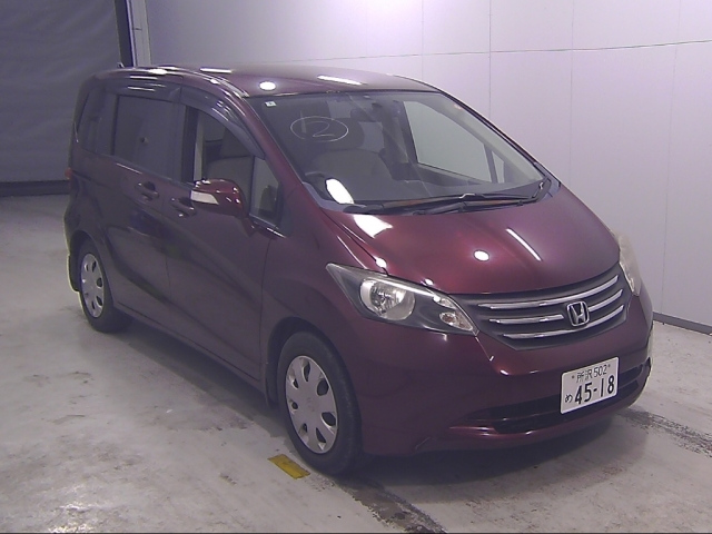 HONDA FREED — фото