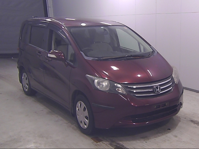 HONDA FREED — фото