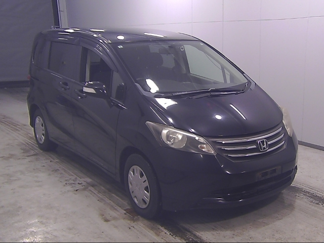 HONDA FREED — фото