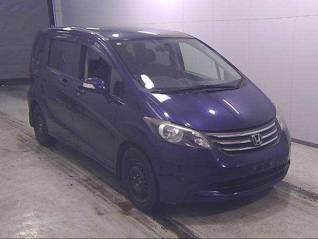 HONDA FREED — фото