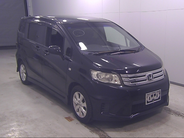 HONDA FREED — фото
