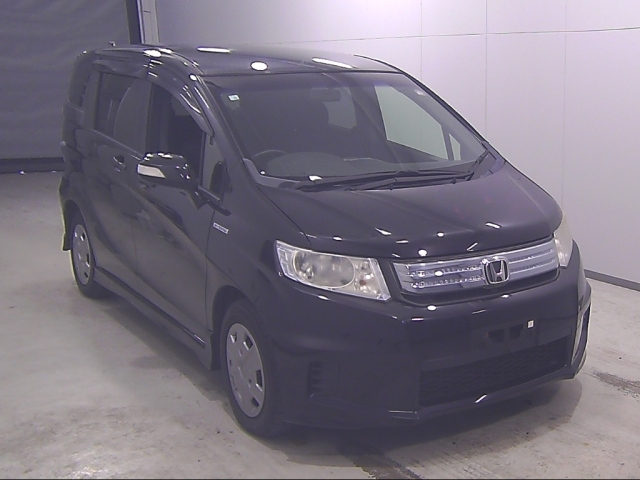 HONDA FREED — фото