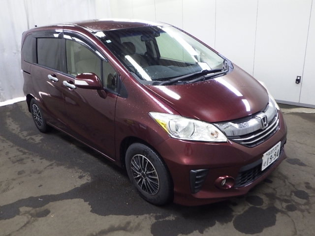 HONDA FREED — фото