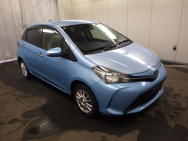 TOYOTA VITZ — фото