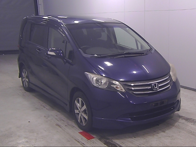 HONDA FREED — фото