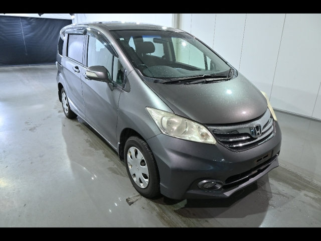HONDA FREED — фото