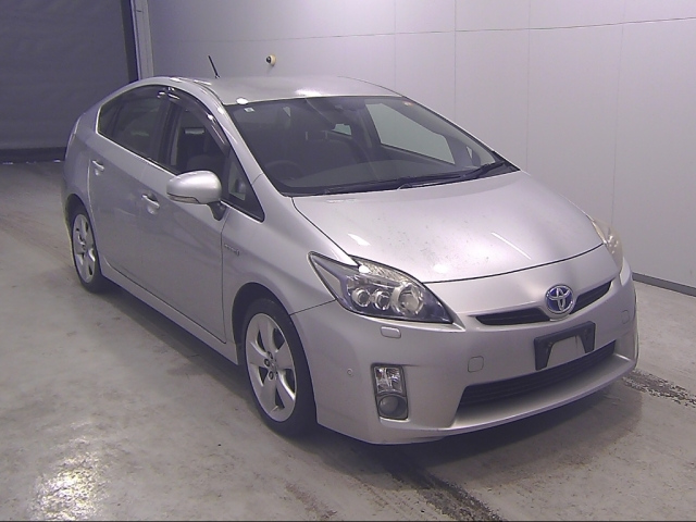 TOYOTA PRIUS — фото