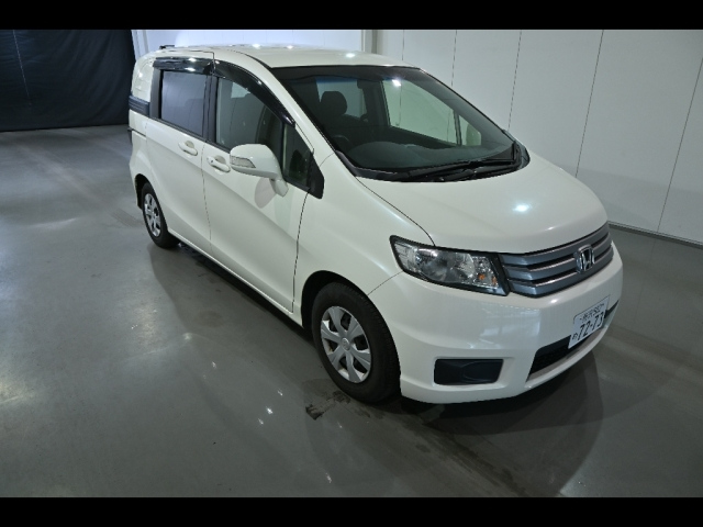 HONDA FREED — фото
