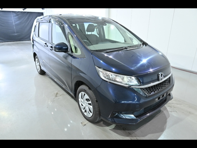 HONDA FREED — фото