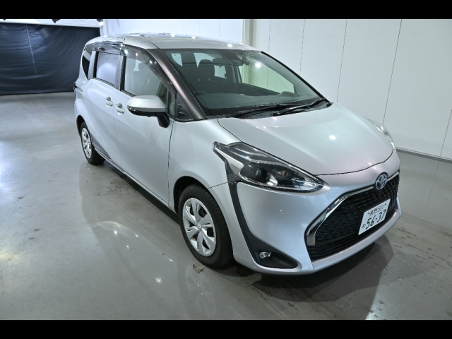 TOYOTA SIENTA — фото
