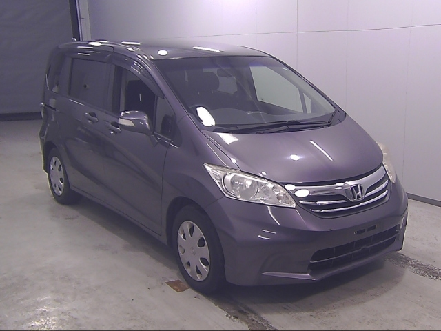 HONDA FREED — фото