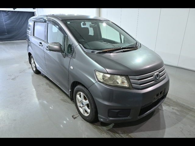 HONDA FREED — фото
