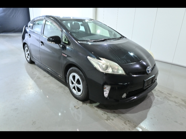 TOYOTA PRIUS — фото