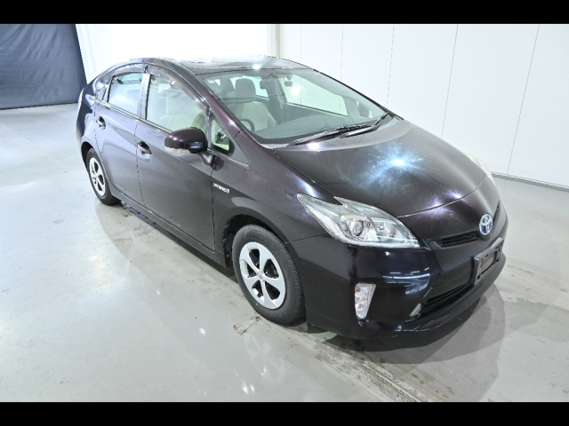 TOYOTA PRIUS — фото