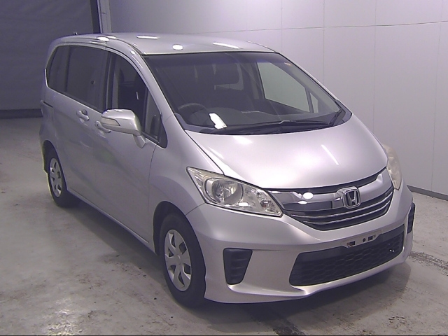 HONDA FREED — фото