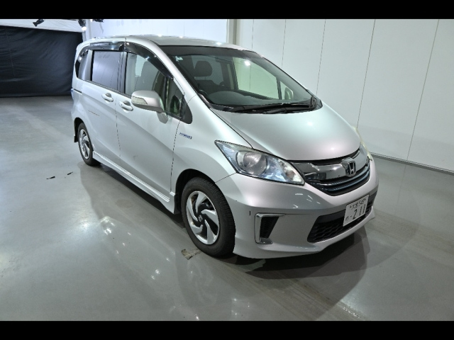 HONDA FREED — фото