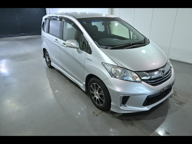 HONDA FREED — фото