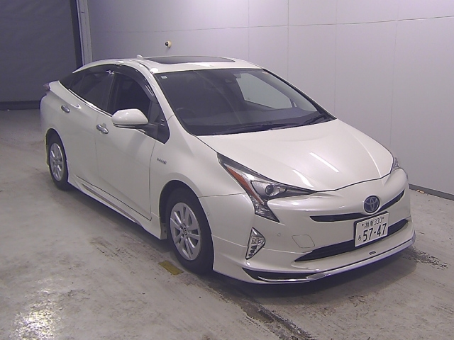 TOYOTA PRIUS — фото