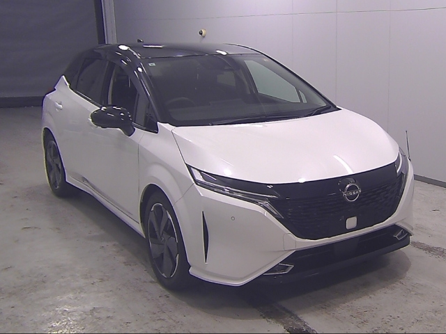 NISSAN AURA — фото