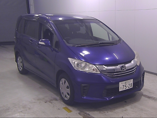 HONDA FREED — фото