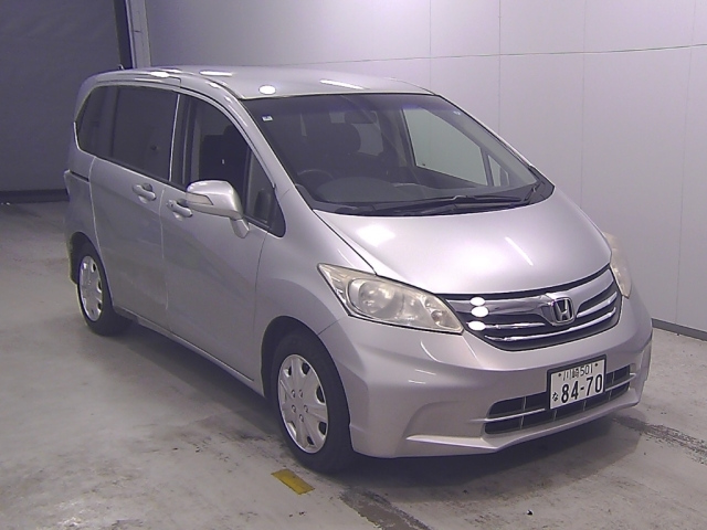 HONDA FREED — фото