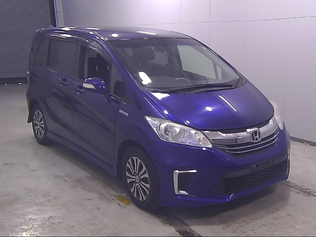 HONDA FREED — фото