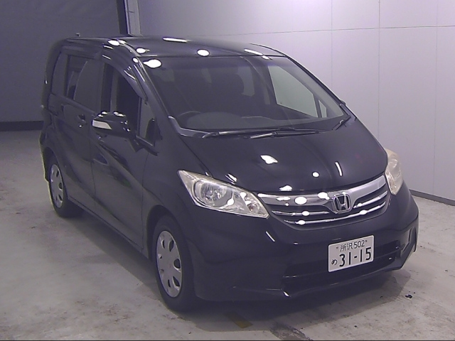 HONDA FREED — фото