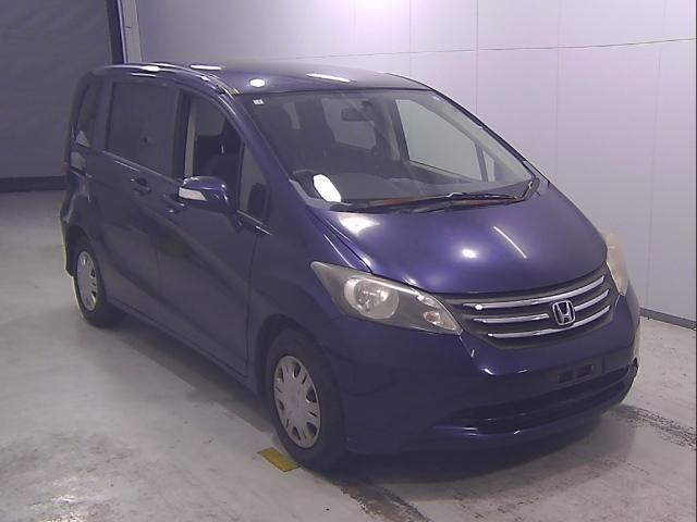 HONDA FREED — фото