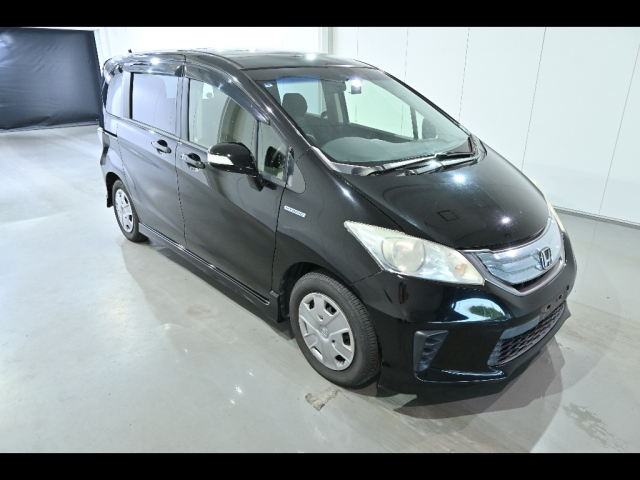 HONDA FREED — фото