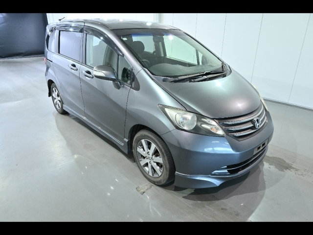 HONDA FREED — фото