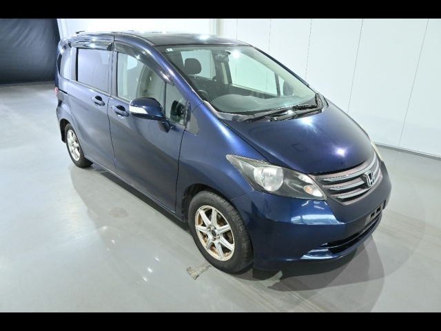 HONDA FREED — фото
