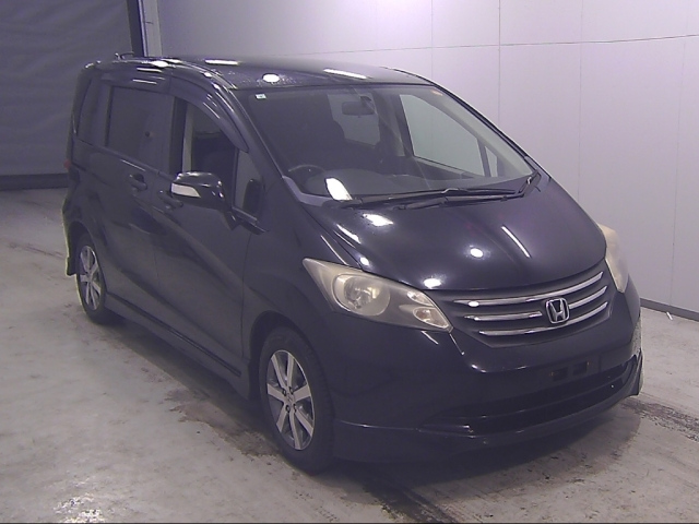 HONDA FREED — фото