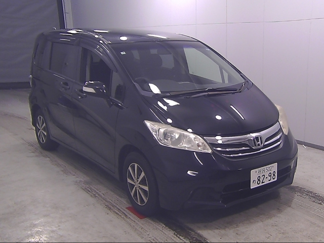 HONDA FREED — фото