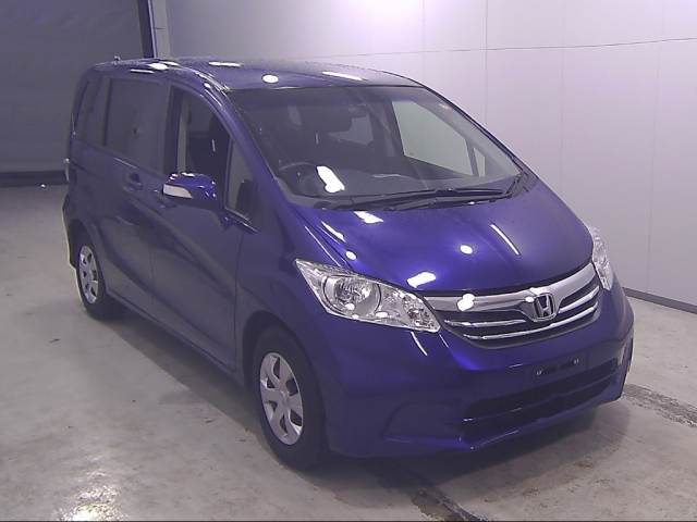 HONDA FREED — фото