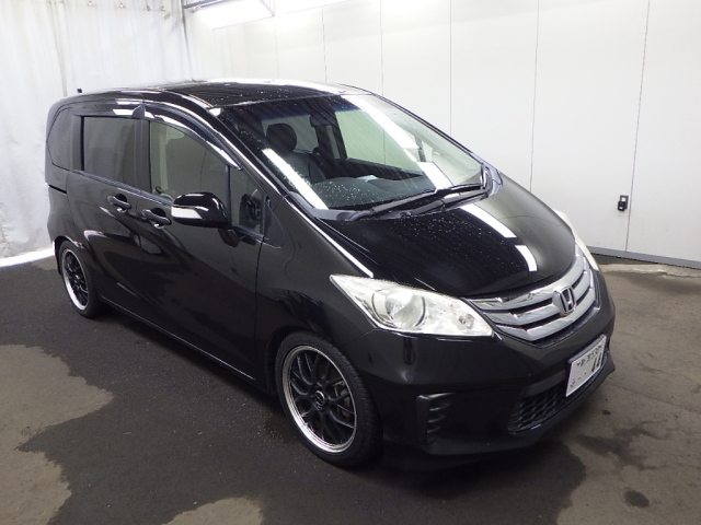 HONDA FREED — фото