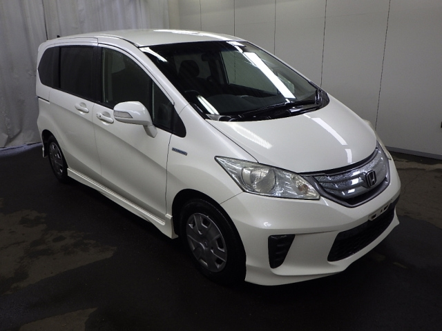 HONDA FREED — фото
