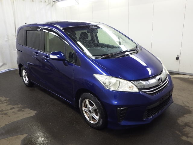 HONDA FREED — фото
