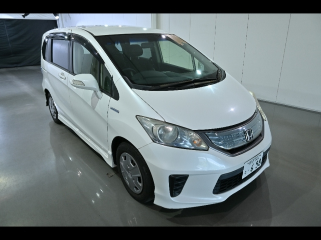 HONDA FREED — фото
