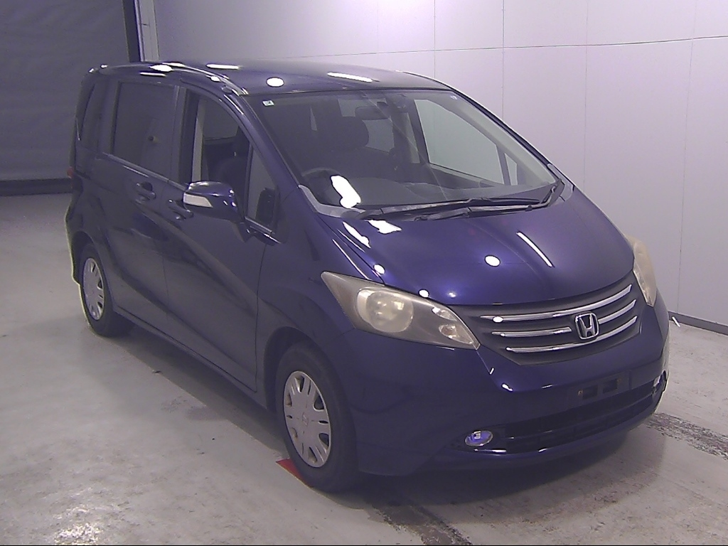 HONDA FREED — фото