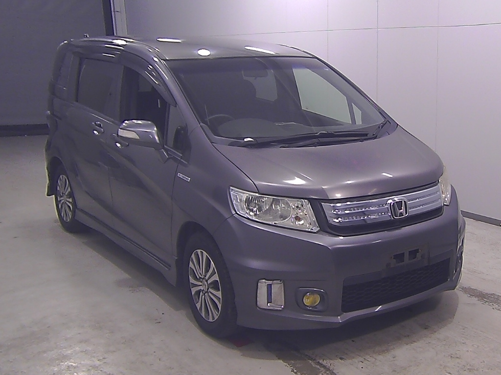 HONDA FREED — фото