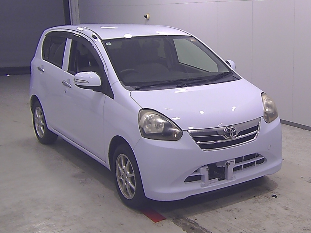 TOYOTA PIXIS — фото