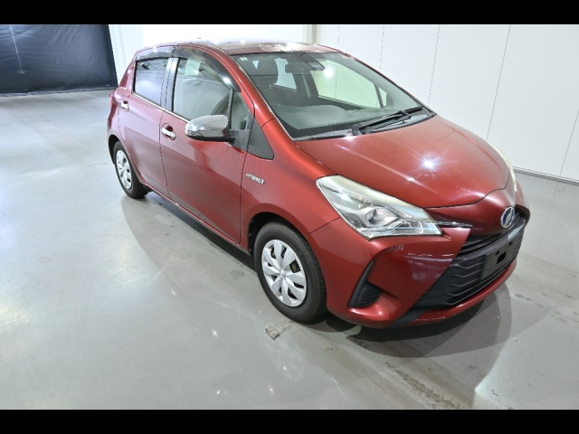 TOYOTA VITZ — фото