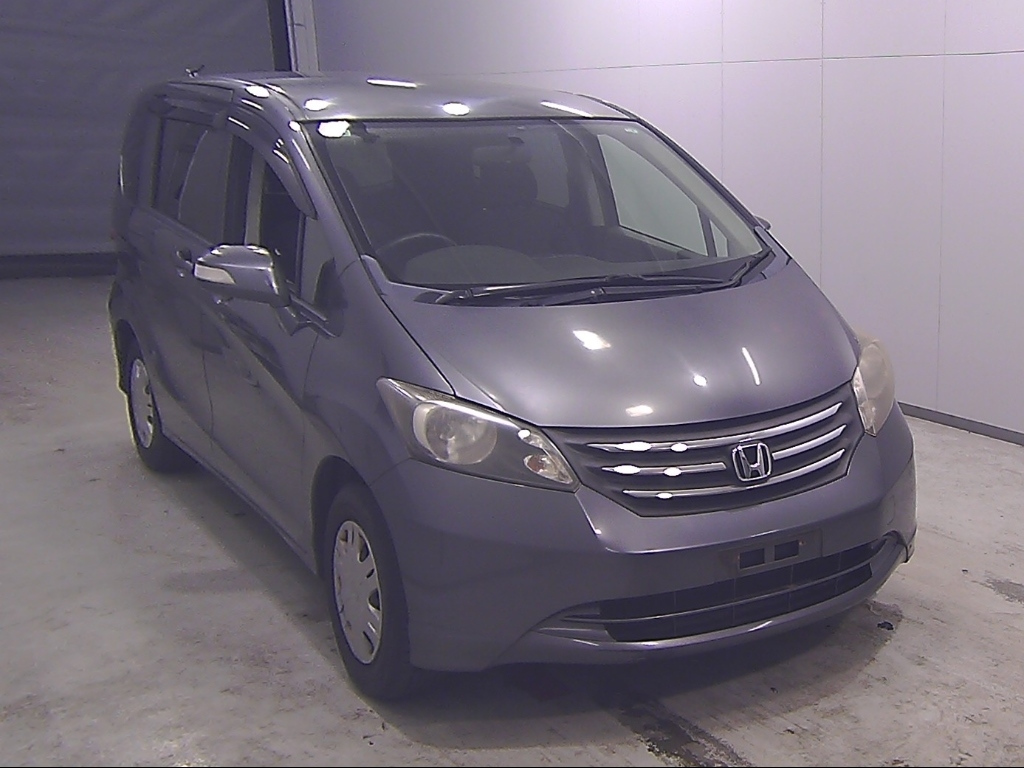 HONDA FREED — фото