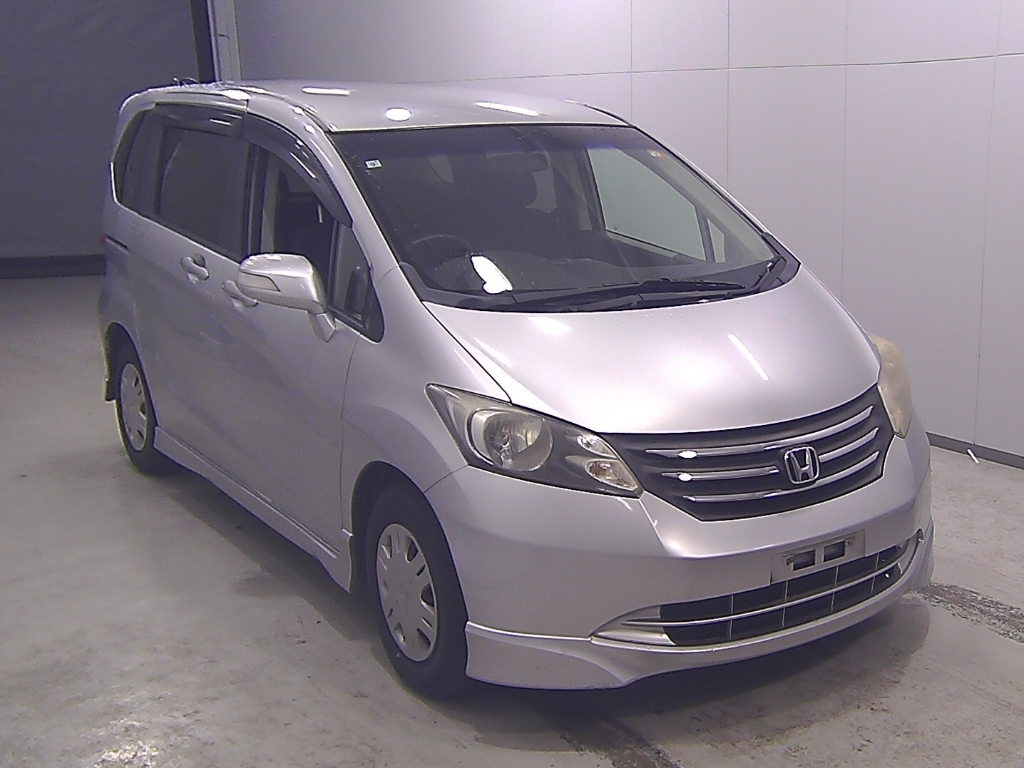 HONDA FREED — фото