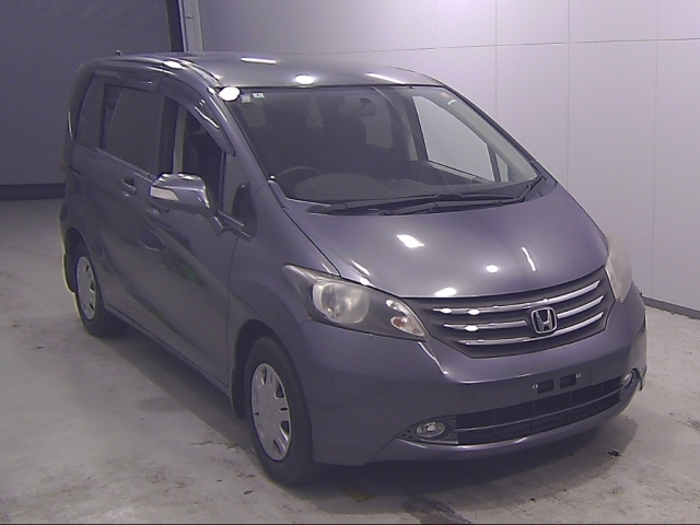 HONDA FREED — фото