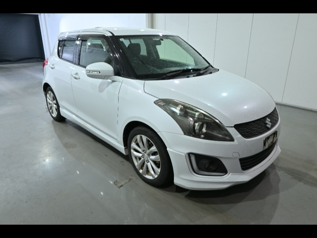 SUZUKI SWIFT — фото
