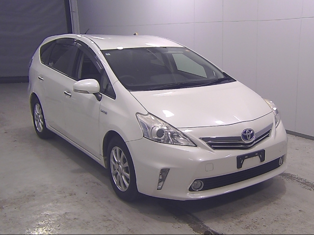 TOYOTA PRIUS — фото